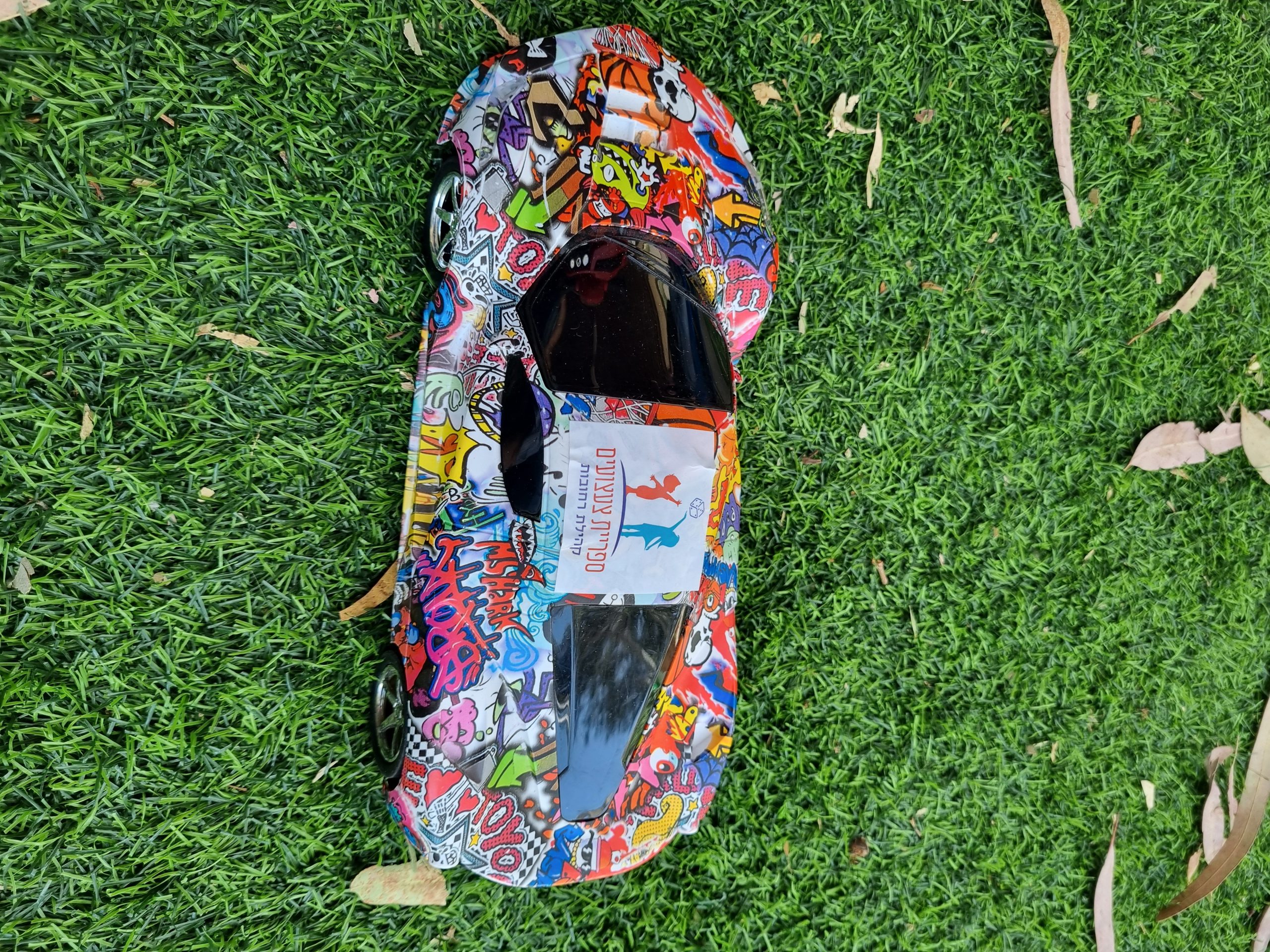 מכונית צבעונית